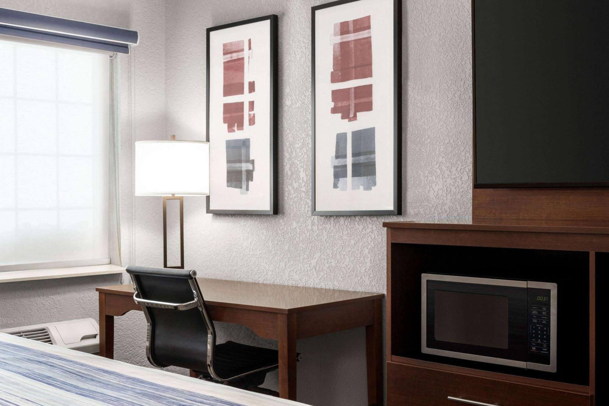Americinn By Wyndham Williamsburg Exteriér fotografie